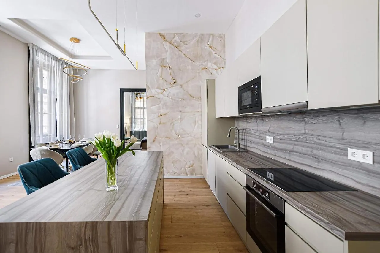 Luxurious & Spacious Central Apartment In The Kertesz Street Budapest
