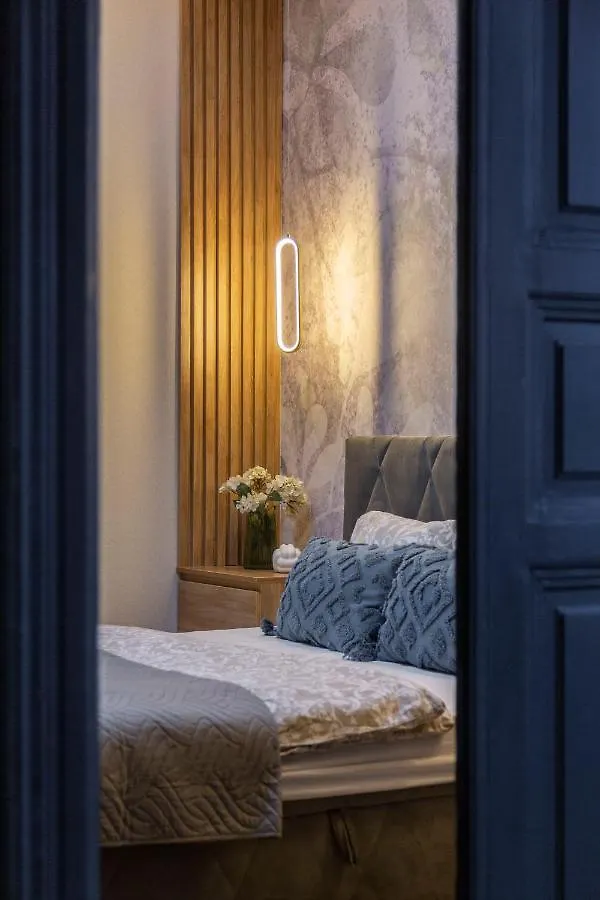 Luxurious & Spacious Central Apartment In The Kertesz Street Budapest