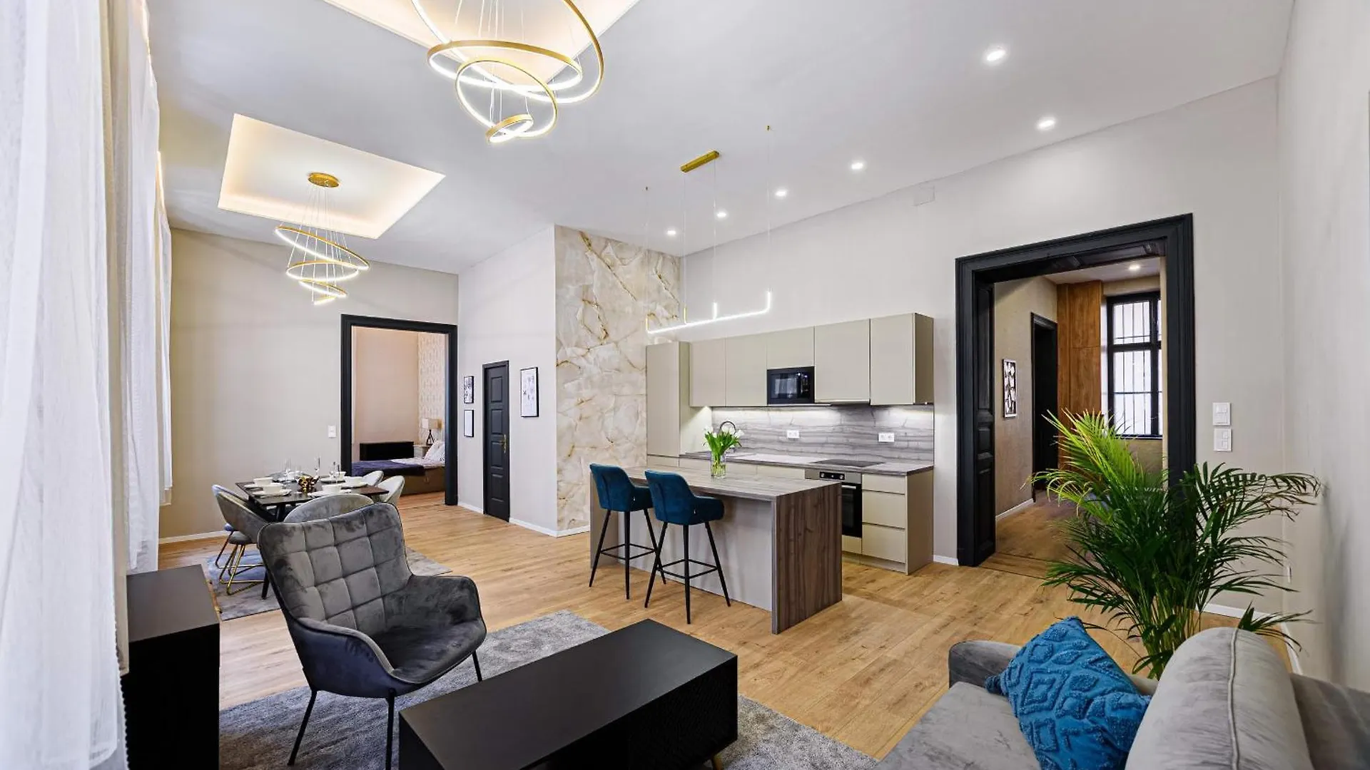 Luxurious & Spacious Central Apartment In The Kertesz Street Budapest Hungary