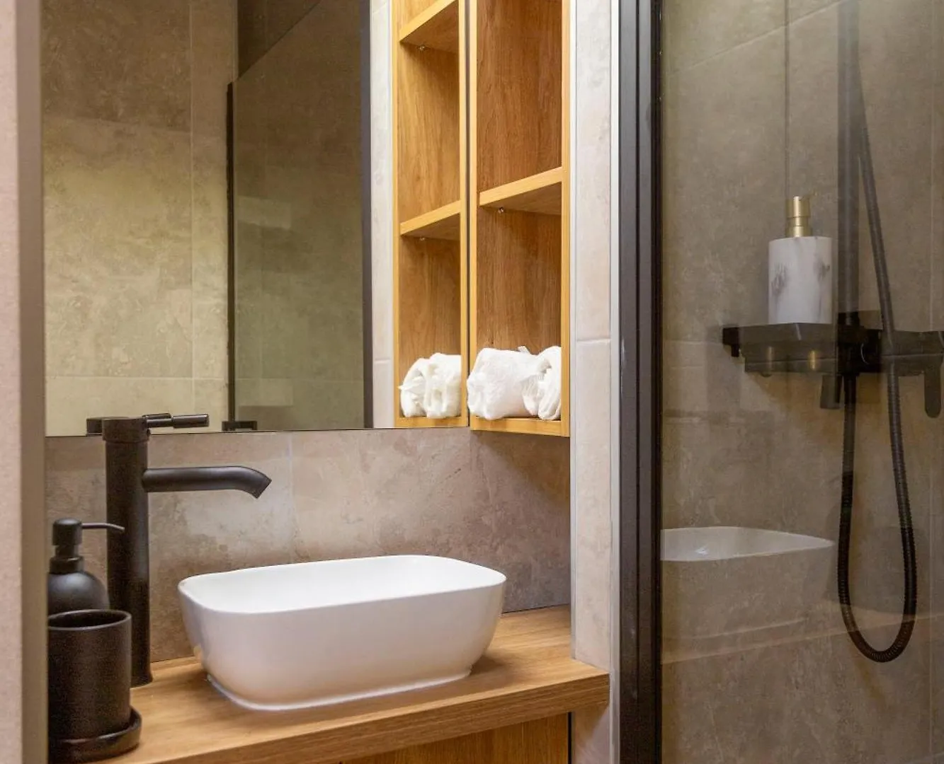 Luxurious & Spacious Central Apartment In The Kertesz Street Budapest Hungary