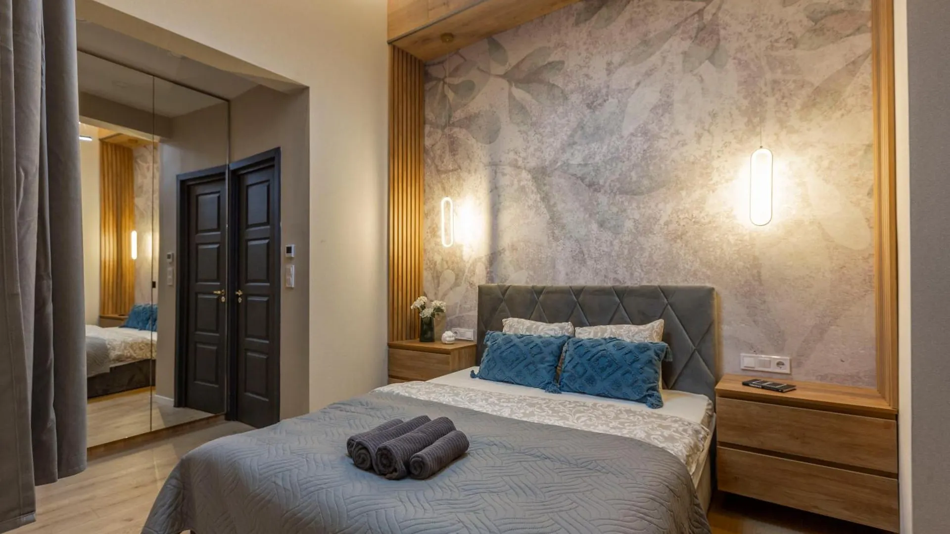 Luxurious & Spacious Central Apartment In The Kertesz Street Budapest
