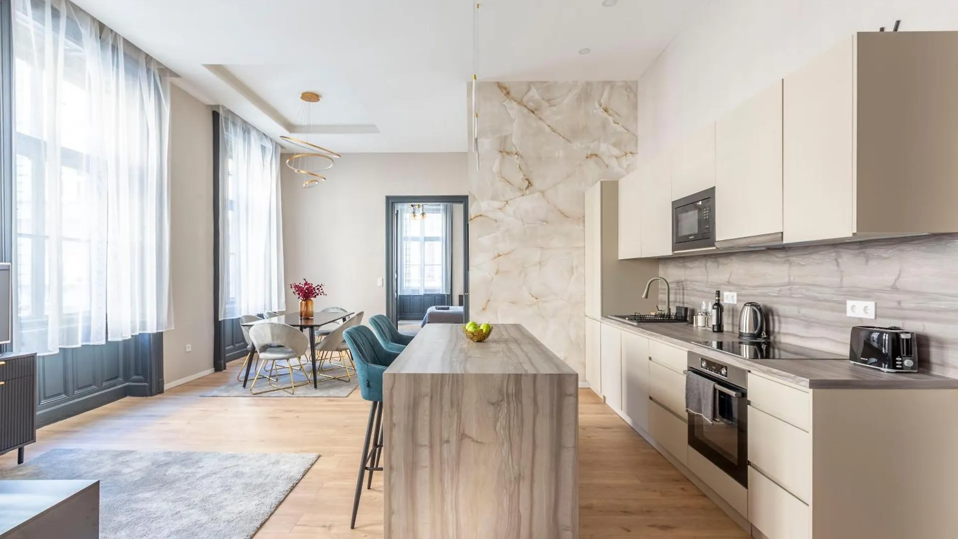 Luxurious & Spacious Central Apartment In The Kertesz Street Budapest 0*,  Hungary