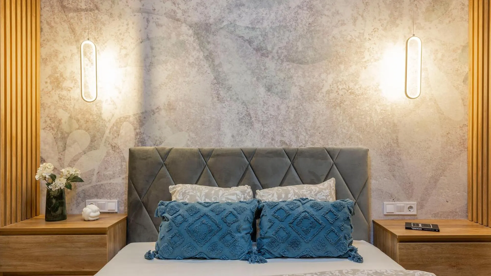 Luxurious & Spacious Central Apartment In The Kertesz Street Budapest