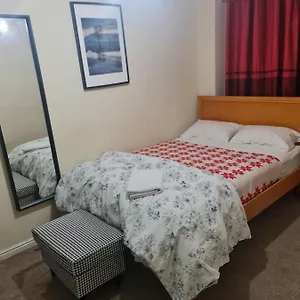 Curly Curves Homestay London