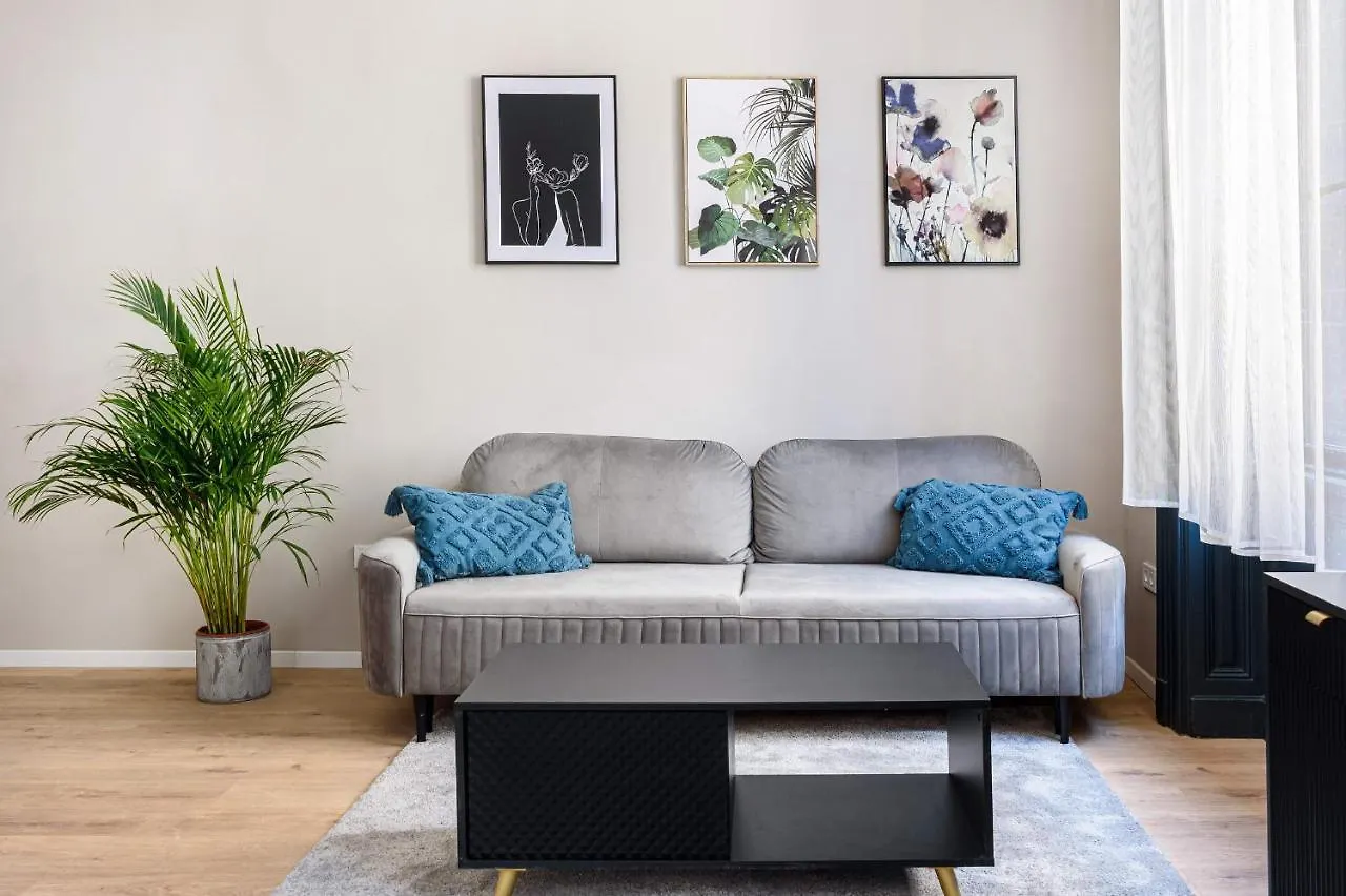Luxurious & Spacious Central Apartment In The Kertesz Street Budapest 0*,  Hungary