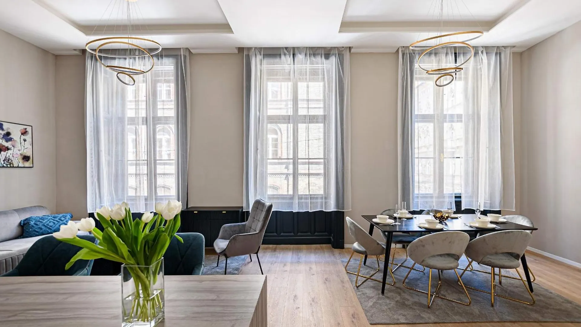 Luxurious & Spacious Central Apartment In The Kertesz Street Budapest