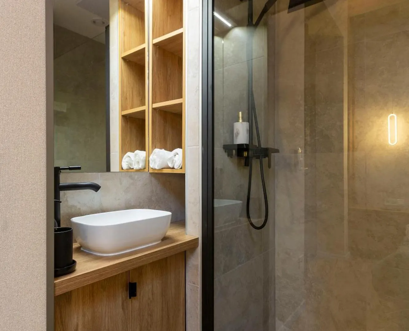 Luxurious & Spacious Central Apartment In The Kertesz Street Budapest